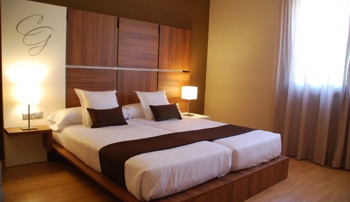 Double or Twin Room, 1 Double or 2 Twin Beds, Mountain View