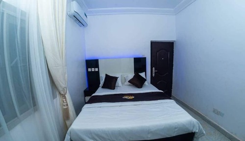 Standard Suite