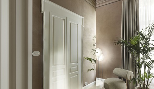 Acanthus Suite with Balcony
