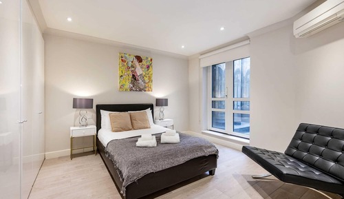 Basic Apartment, Multiple Beds