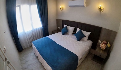 Standard Room, 1 Queen Bed with Sofa bed