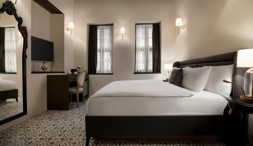 Room, 1 King Bed (Heritage Accessible Room)