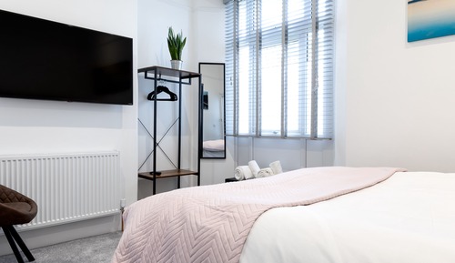 Deluxe Double Room (Room 6)