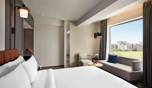 Executive Suite, 1 King Bed, Non Smoking