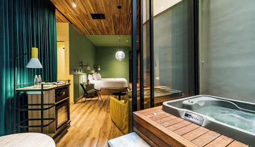 Grand Studio Suite, 1 King Bed, Hot Tub
