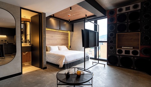 Exclusive Studio Suite