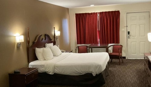 Room, 1 King Bed, Smoking