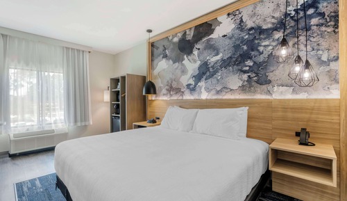 Standard Room, 1 King Bed, Refrigerator & Microwave