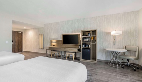 Standard Room, 2 Queen Beds, Bathtub (Bathtub)
