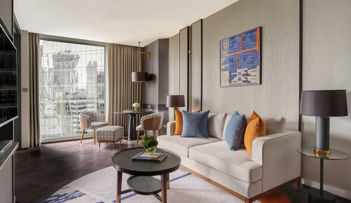 Junior Suite, 1 King Bed, Club Lounge Access