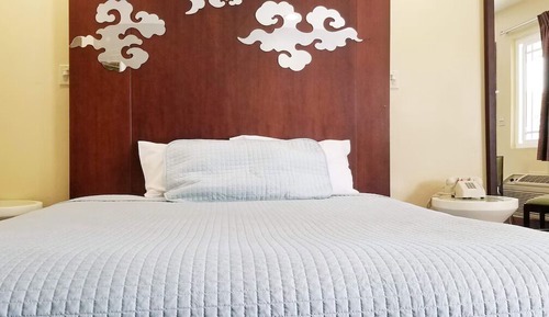 Room, 1 King Bed, Non Smoking