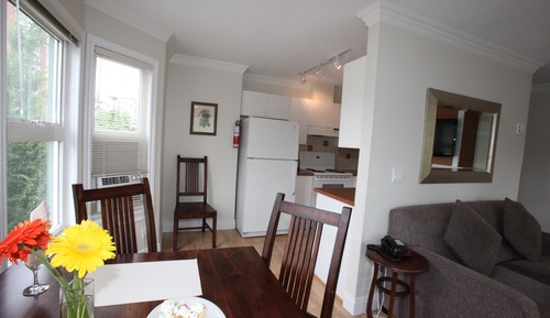 Corner One Bedroom & Den