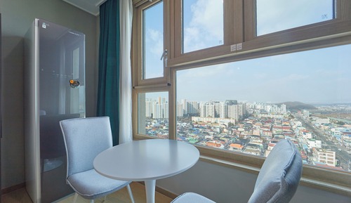 Deluxe Hollywood Room