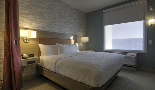 Studio, 1 King Bed (Hearing)