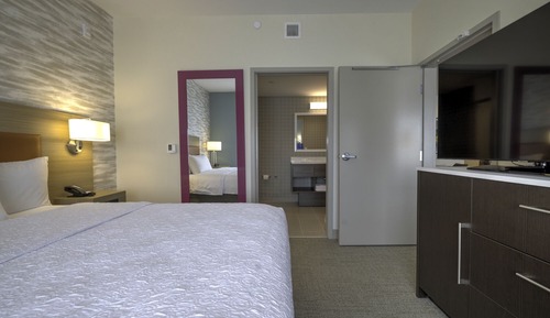 Suite, 1 King Bed, Accessible (Roll-In Shower)