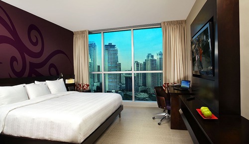 Deluxe Room, 1 King Bed, City View