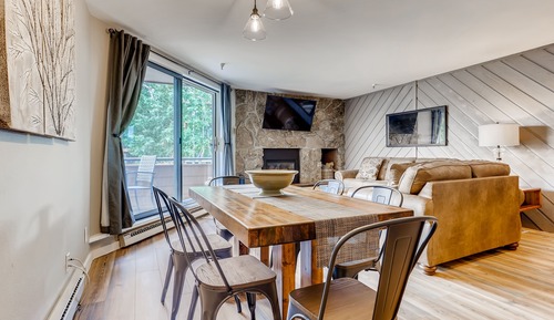 Condo, 2 Bedrooms