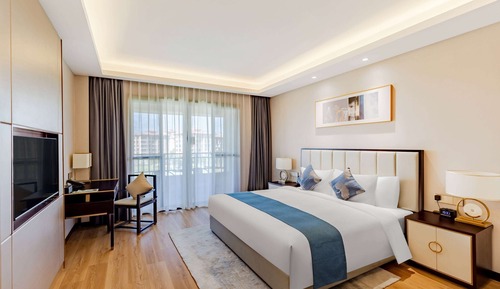 Superior Room, 1 King Bed, Smoking