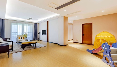 Family Suite, Multiple Beds, Smoking (Deluxe)
