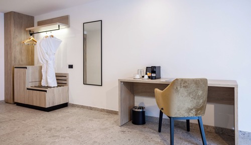Superior Room, 1 King Bed