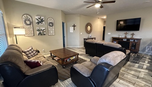 Condo (The LUX @ Stonebridge - Close to SDC )