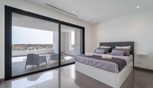 Luxury Villa, 5 Bedrooms, Partial Ocean View, Poolside