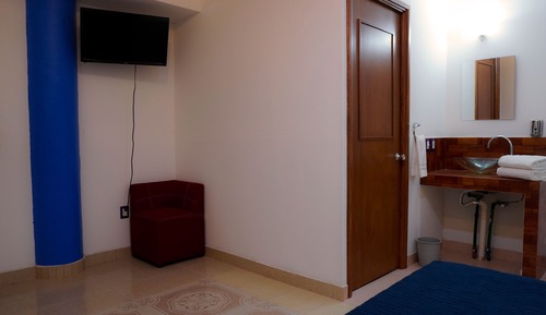 Economy Room, 1 Queen Bed