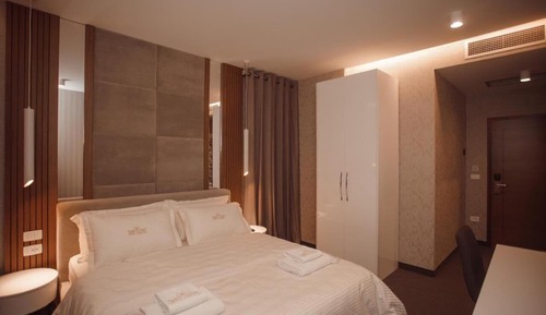 Deluxe Quadruple Room