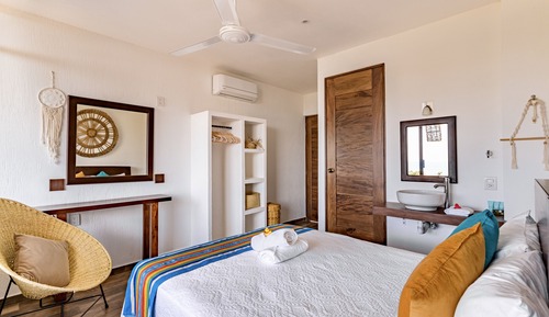 Panoramic Room