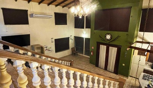 Family House, 6 Bedrooms, Valley View, Mountainside