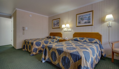 Accessible 2 Double Beds West Building