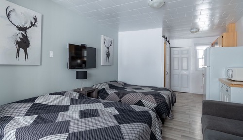 Family Studio, 2 Double Beds (La scintillante)