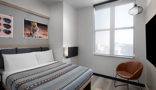 Standard Room, 1 King Bed