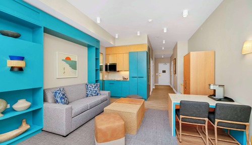 Suite, 1 Queen Bed