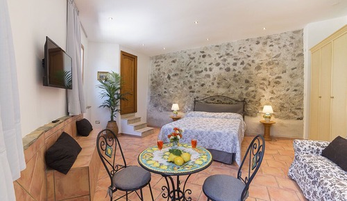 Deluxe Studio Suite, Terrace