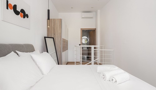 Deluxe Suite, 1 Queen Bed with Sofa bed, Pool View