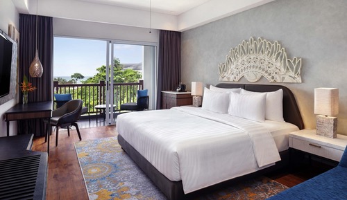 Deluxe Room, 1 King Bed, Garden View
