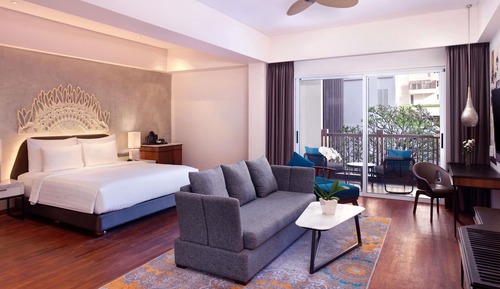 Junior Suite, 1 King Bed with Sofa bed