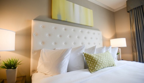 Suite, 1 King Bed (Hearing Accessible)
