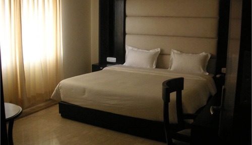 Premium Room, 1 King Bed