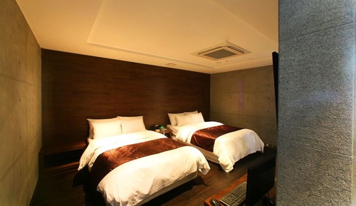 Premium Twin Room