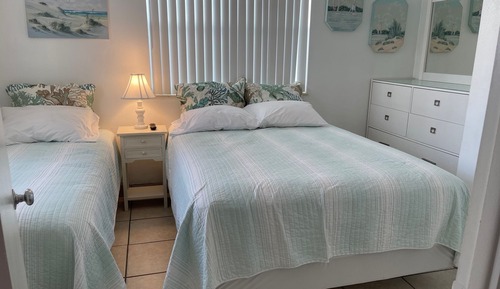 Room, 1 Bedroom, Pool View, Courtyard Area