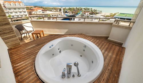 Junior Suite, Partial Sea View