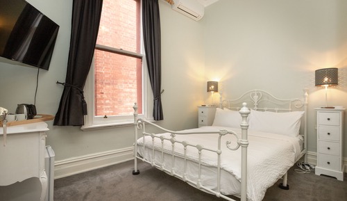 Jocelyn Room