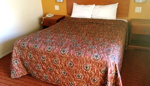 Standard Room, 1 Queen Bed (Smoking)