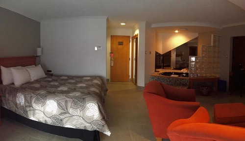 Sauna Suite, 1 King and 1 murphy bed, Jetted Tub