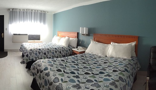 Double Room, 2 Queen Beds, Ground Floor