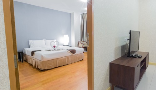 One Bedroom Premier Suite