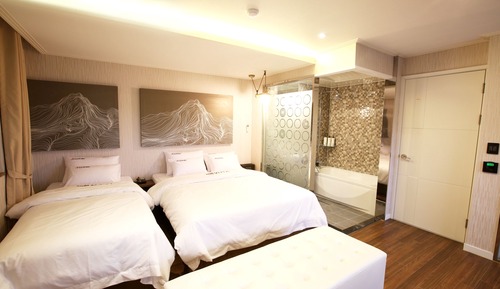 Luxury Twin Room