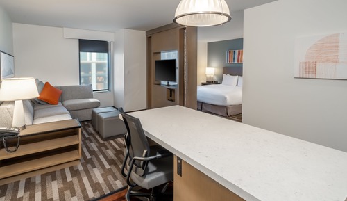 Studio Suite, 1 King Bed with Sofa bed, Accessible (Shower)